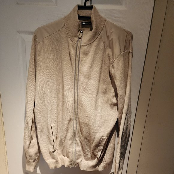 Beige zip vest - Picture 1 of 3